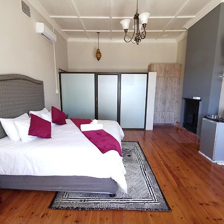 Lucolo Palace B&B Aliwal North Ruang foto