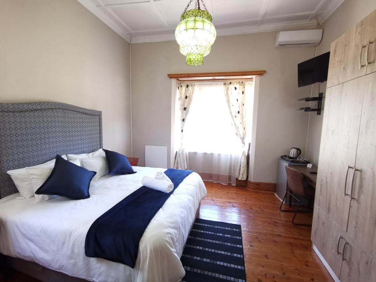 Lucolo Palace B&B Aliwal North Bagian luar foto