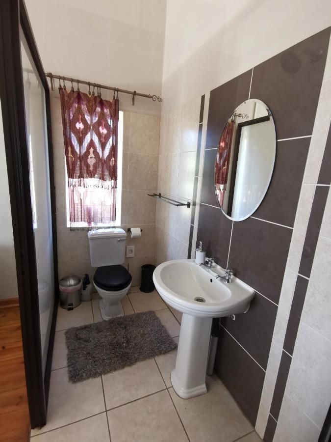 Lucolo Palace B&B Aliwal North Bagian luar foto