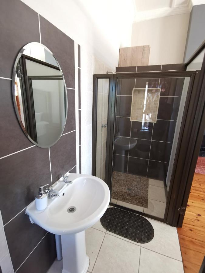 Lucolo Palace B&B Aliwal North Bagian luar foto