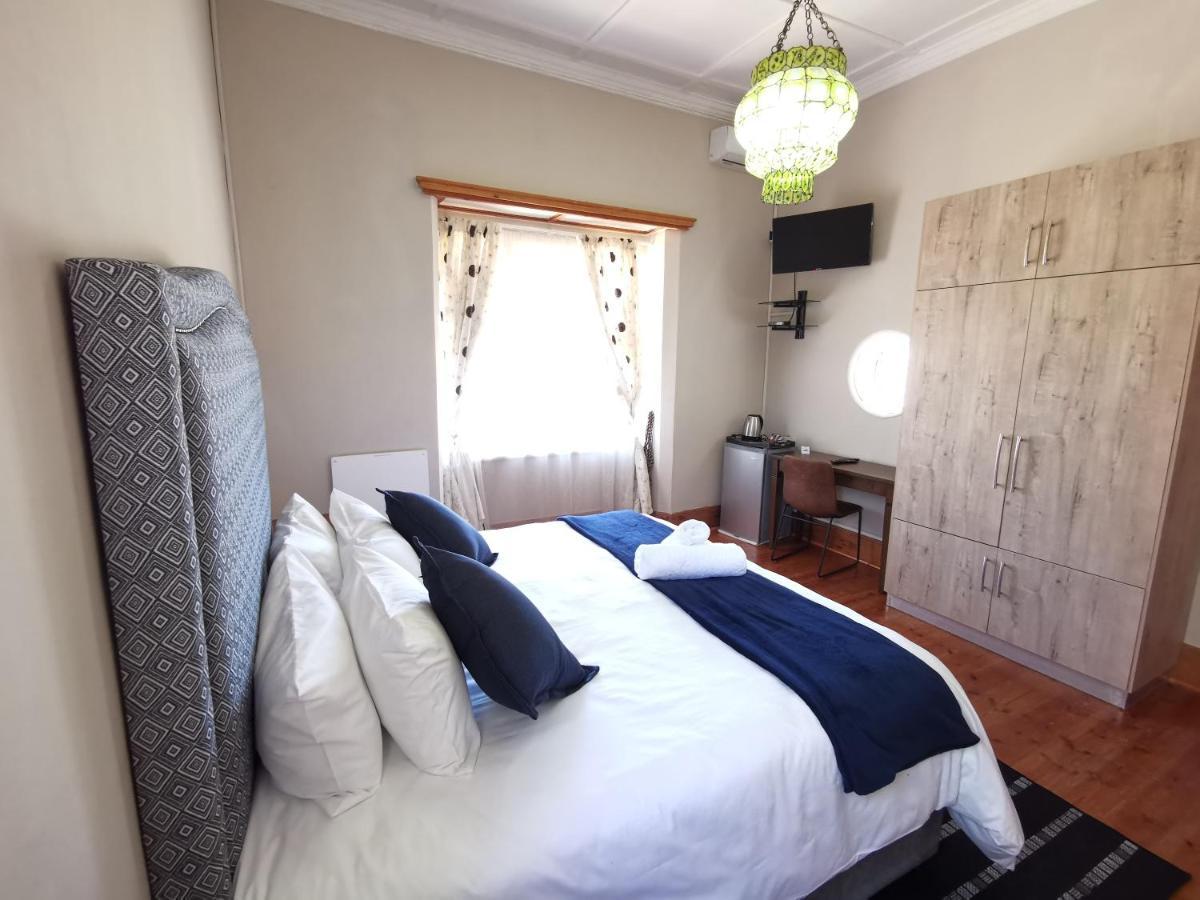 Lucolo Palace B&B Aliwal North Bagian luar foto