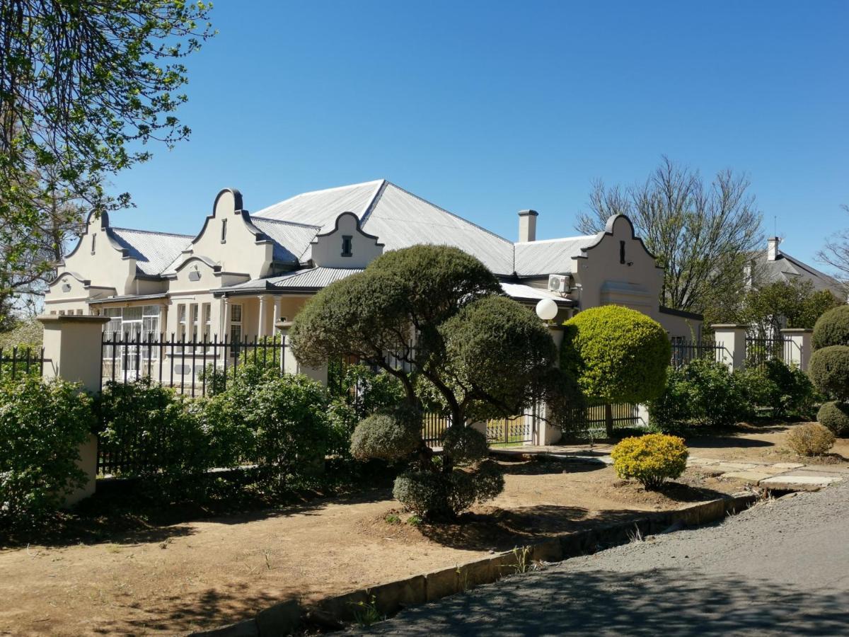 Lucolo Palace B&B Aliwal North Bagian luar foto